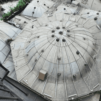 Acemoğlu Hamamı – Tarihi Kubbeli Mimari İstanbul Acemoğlu Hamamı’nın tarihi kubbeli tavan mimarisi – Osmanlı hamam kültürünün modern yorumu.